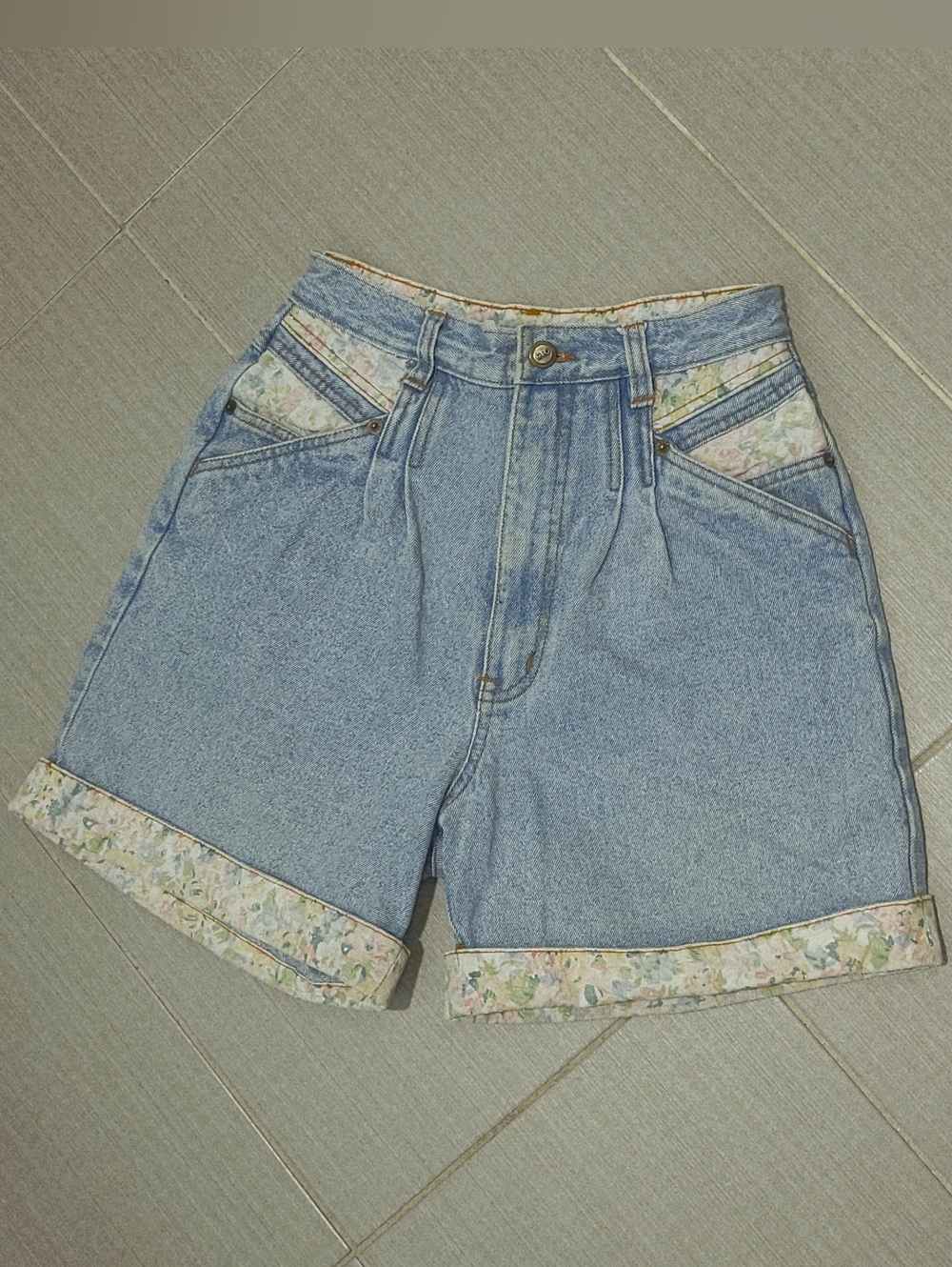 VTG 80s 90s Acid Washed Denim Floral High Waisted Shorts
